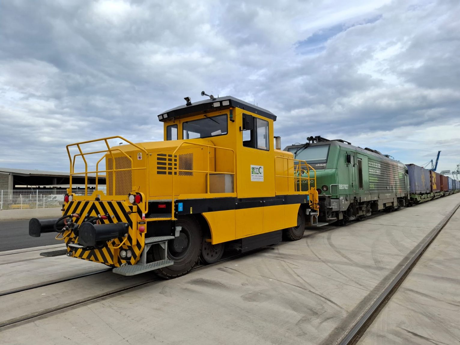 Lancement du D-Track : le summum de la traction rail-route et de la manœuvre de wagons dans la classe la plus lourde